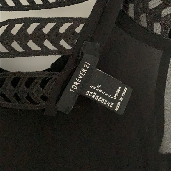 Forever 21 Sheer tank top w/ detailing - Picture 4 of 6